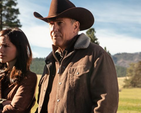 John Dutton (Kevin Costner) es un vaquero de Montana, con hechuras antiguas.