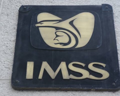 Promueven amparos contra cobros indebidos en pensiones del IMSS