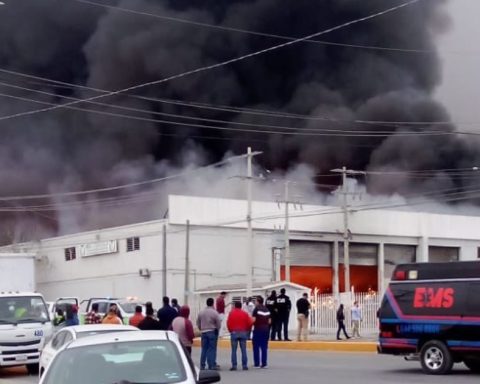 Investigan conato del incendio en bodegas del IMSS en Arteaga