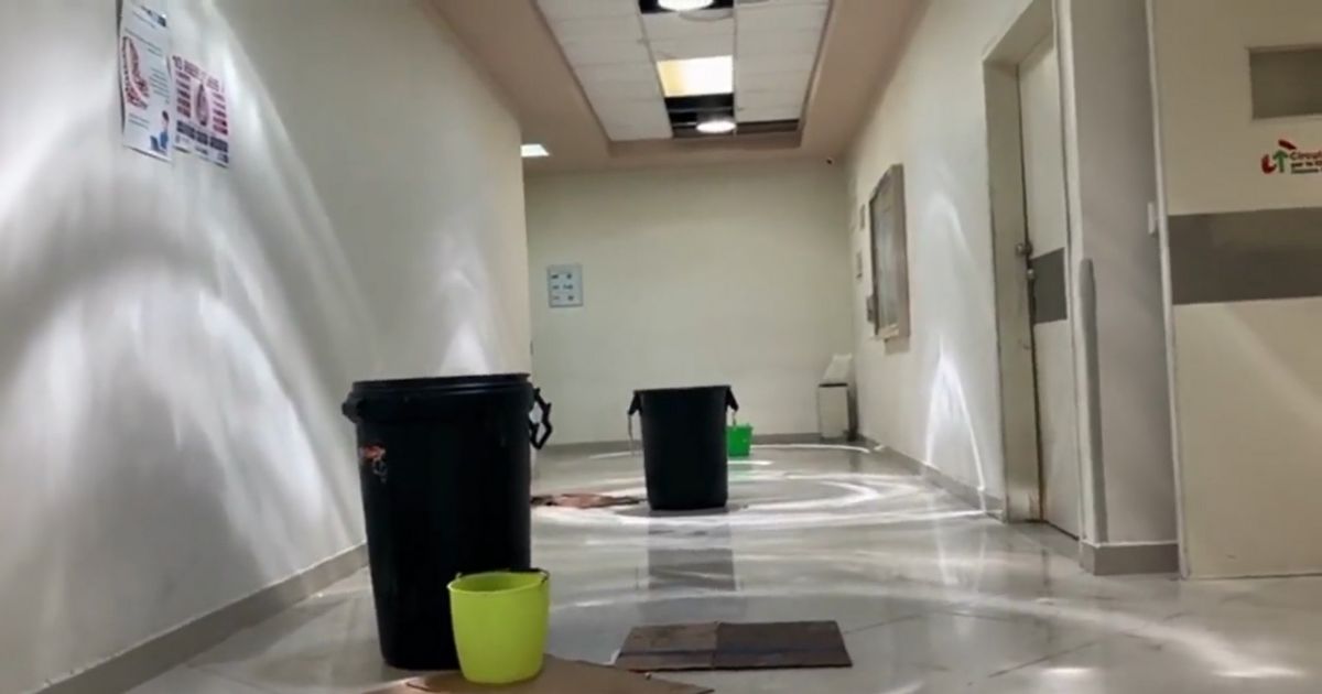 Goteras persisten en el Hospital de Torreón a pesar de inversión de 900 mil pesos