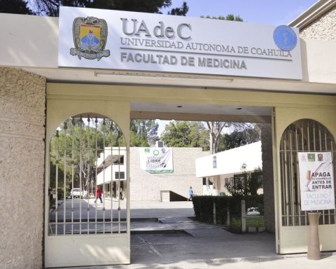 UAdeC y UJED dejan fuera a más de 2 mil aspirantes a Facultades de Medicina