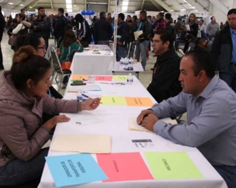 Preparan jornadas de contratación para el 2024