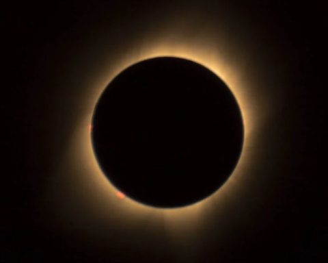 Entregarán visores a estudiantes para observar el eclipse en Coahuila