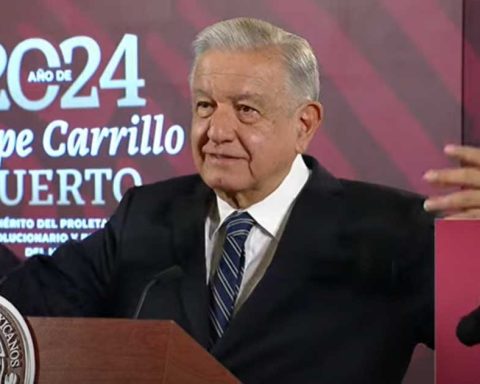 El presidente López Obrador pidió pruebas al empresario Ricardo Salinas.