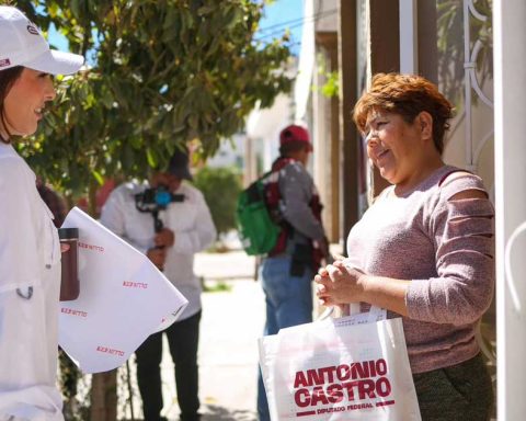 Cecilia Guadiana recorrió esta vez la colonia Saltillo 2000.