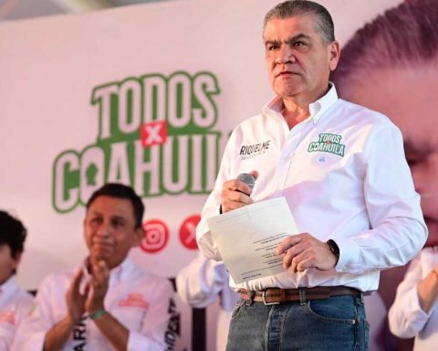 Miguel Riquelme, candidato al Senado, estuvo en Matamoros.