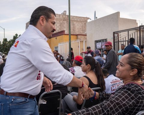 El candidato a la Presidencia Municipal por la Coalición Sigamos Haciendo Historia en Coahuila (MORENA y PT), Shamir Fernández Hernández.