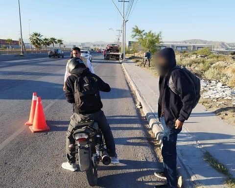 Menores de edad no deben conducir motocicletas.