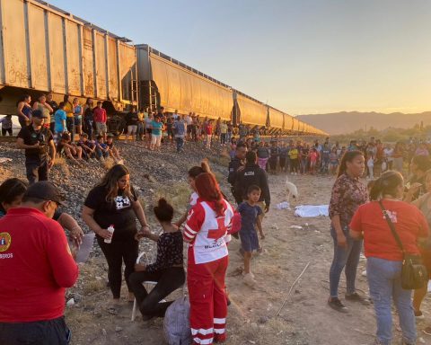 Mueren tres migrantesal caer del tren.