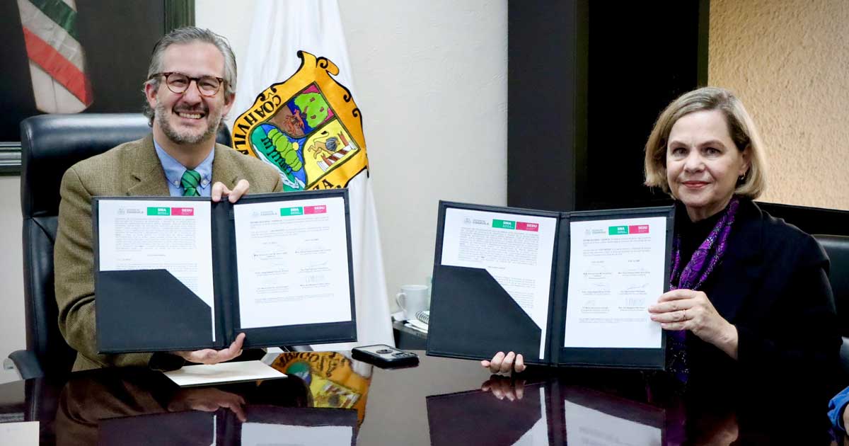 Firman convenios en Coahuila