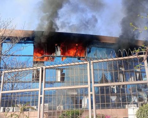 Vandalizan el Palacio de Gobierno.