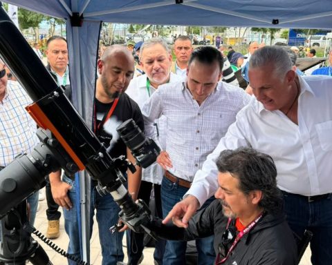 El Gobernador Manolo Jimenez en compañía del Alcalde de Torreón.