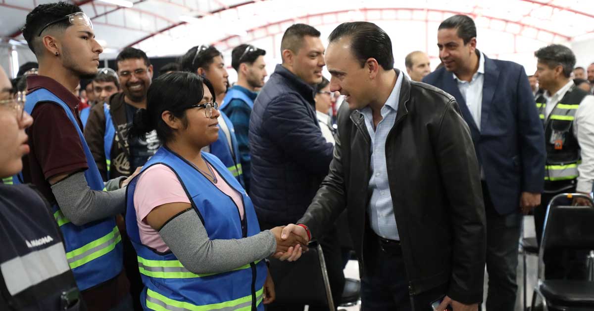 Empleos en Coahuila; gobernador Manolo Jiménez.