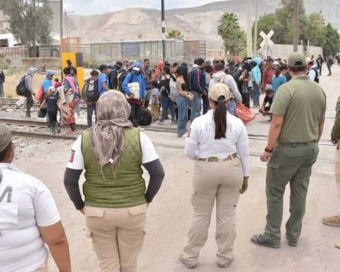 Los migrantes que llegaron a Torreón ya eran esperados por las autoridades.