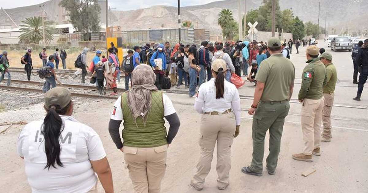 Los migrantes que llegaron a Torreón ya eran esperados por las autoridades.