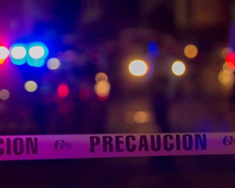 Investigan muerte por disparo en bar de Monclova