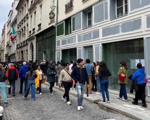 Tras larga espera, joven saltillense universitario en Múnich logra votar en París