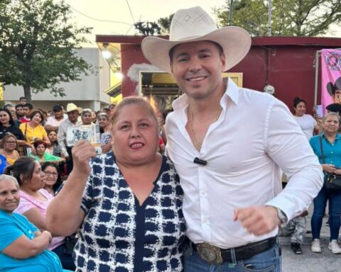 Tony Flores Día de las Madres