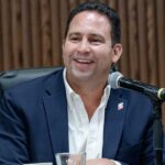 Alcalde de Saltillo Javier Díaz en sesión de Cabildo.