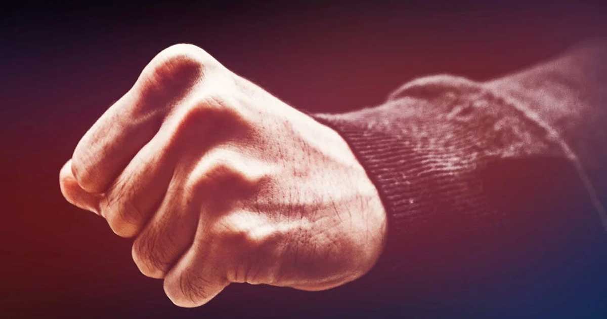 Puño en el contexto de la violencia familiar.
