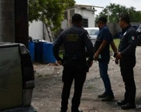 Agentes de Policía.