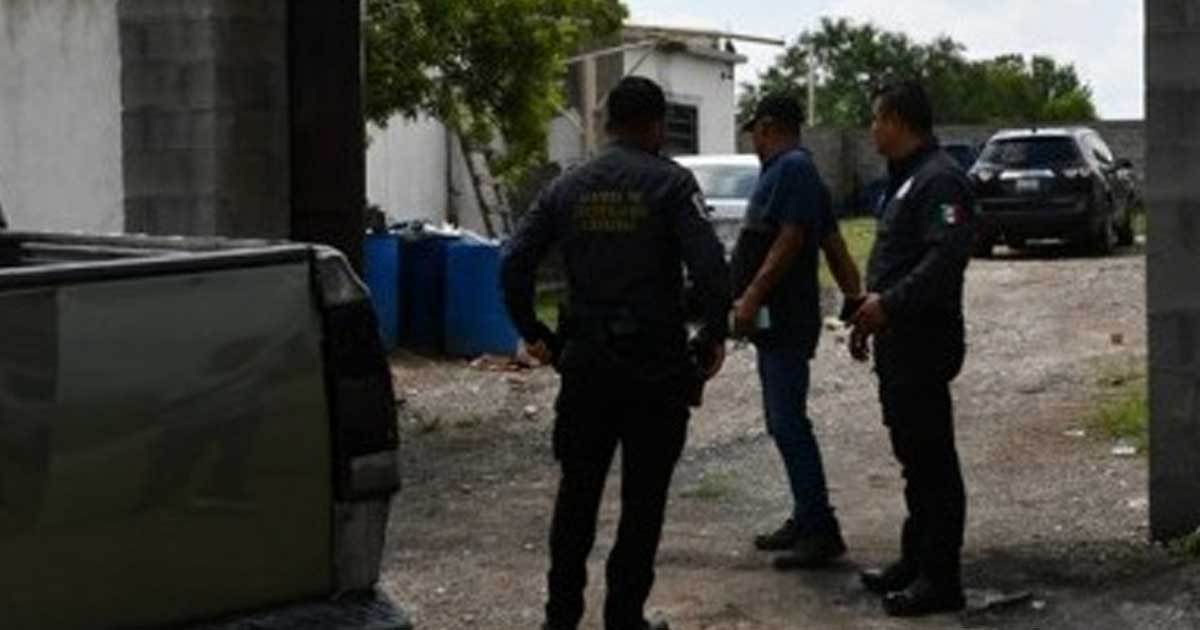 Agentes de Policía.