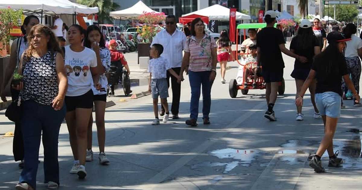 Personas caminando