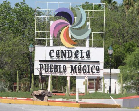 Entrada al Pueblo Mágico de Candela, en Coahuila.