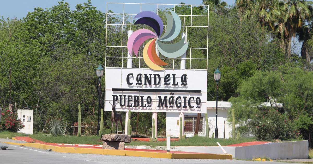 Entrada al Pueblo Mágico de Candela, en Coahuila.