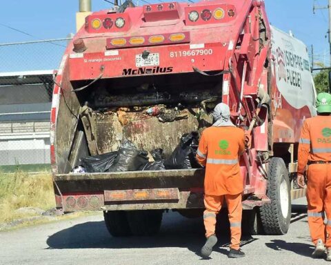 Camión de recolección de basura en Torreón.
