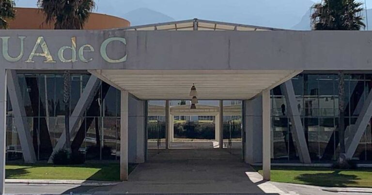 Fachada del Centro Cultural Universitario del Campus Arteaga de la UAdeC.