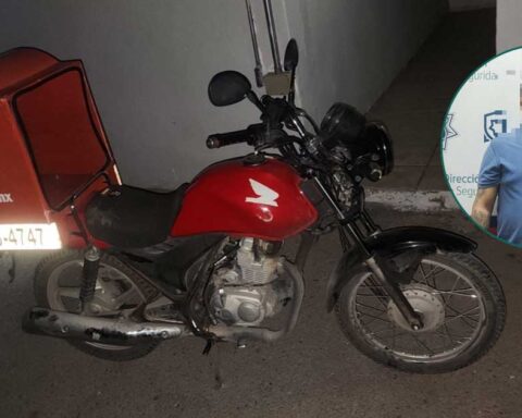 La moto robada y el ladrón.