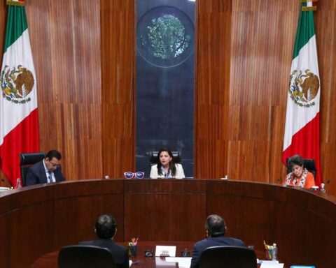 Magistrados en sesión.